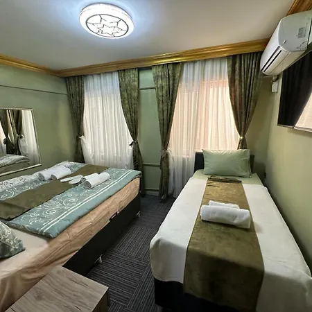 Royal Old 3*