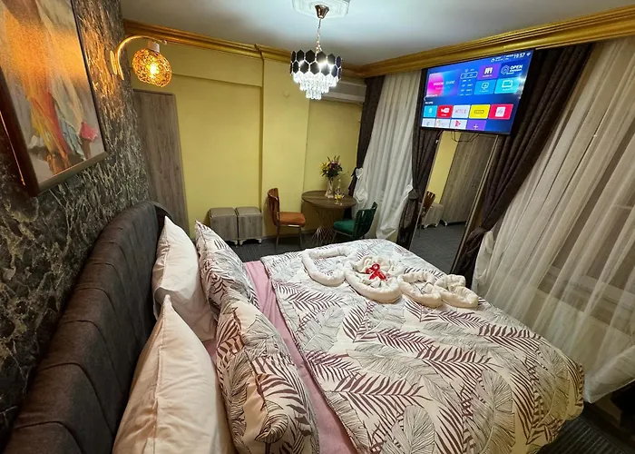 호텔 Royal Old City 3*