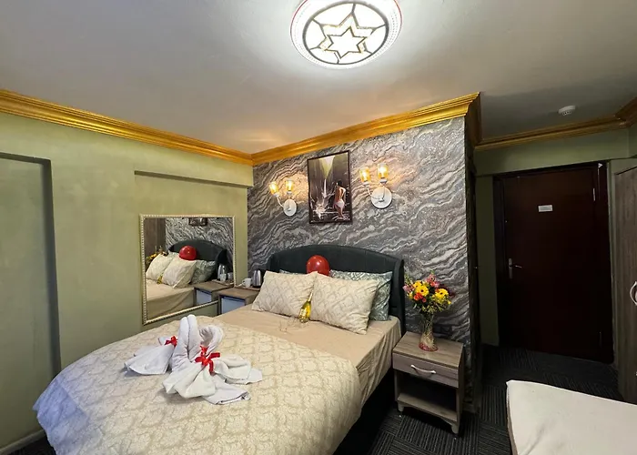 Royal Old City Hotel 3*