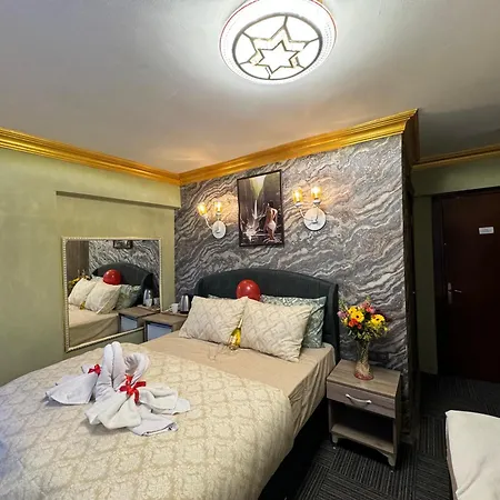Royal Old City Hotel 3*